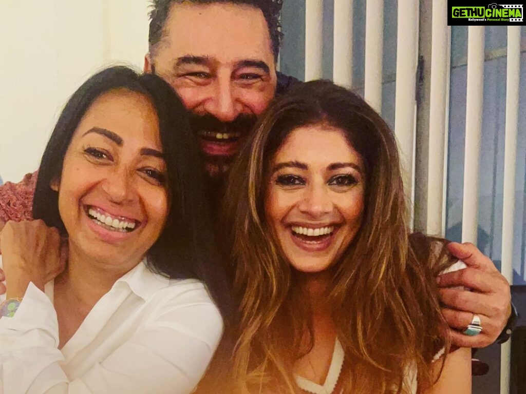 Pooja Batra Instagram - AND WE ARE BACKKKKKK… I don’t believe friendship means forgetting or even forgetting… it means being there for for the other person when the rest of the world has left and above all it means NEVER forgetting the memories and the reason you were friends in the first place. Welcome back in my life my doll @poojabatra and thank you for this my lovely friend @inder_sudan you are a true buddy