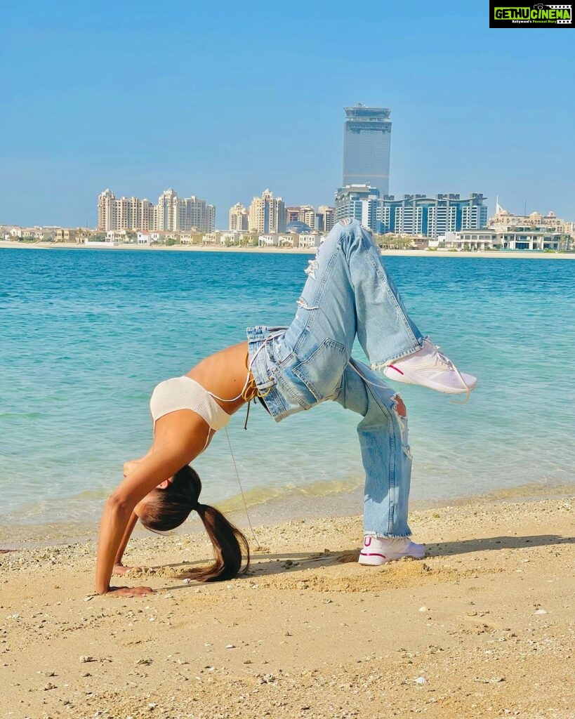 Pooja Bhalekar Instagram - Changing the perspective to look at the world 🦋 . . . . #yoga #yogagirl #flexibility #martialartist #discipline #yogalove #practice #beachyoga