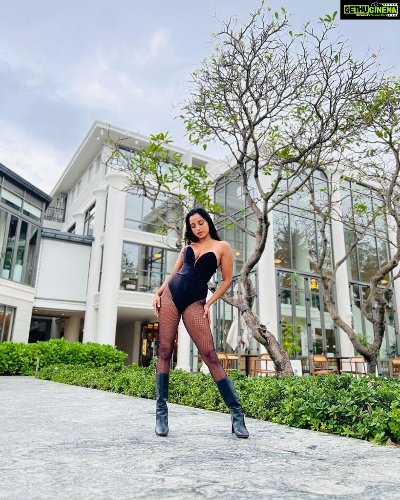 Pooja Bhalekar Instagram - Just standing out here, waiting to be beamed up 🛸👽⚡️ . . . . . . . . . . . . . . . #bodysuit #corset #boots #swimwear #swimsuit #beachbody #fun #outdoor #traveladdict #explore #wanderlust #blacklove #revolveme #revolve #glam #instadaily #instagood #outfitinspo #view #styleinspo