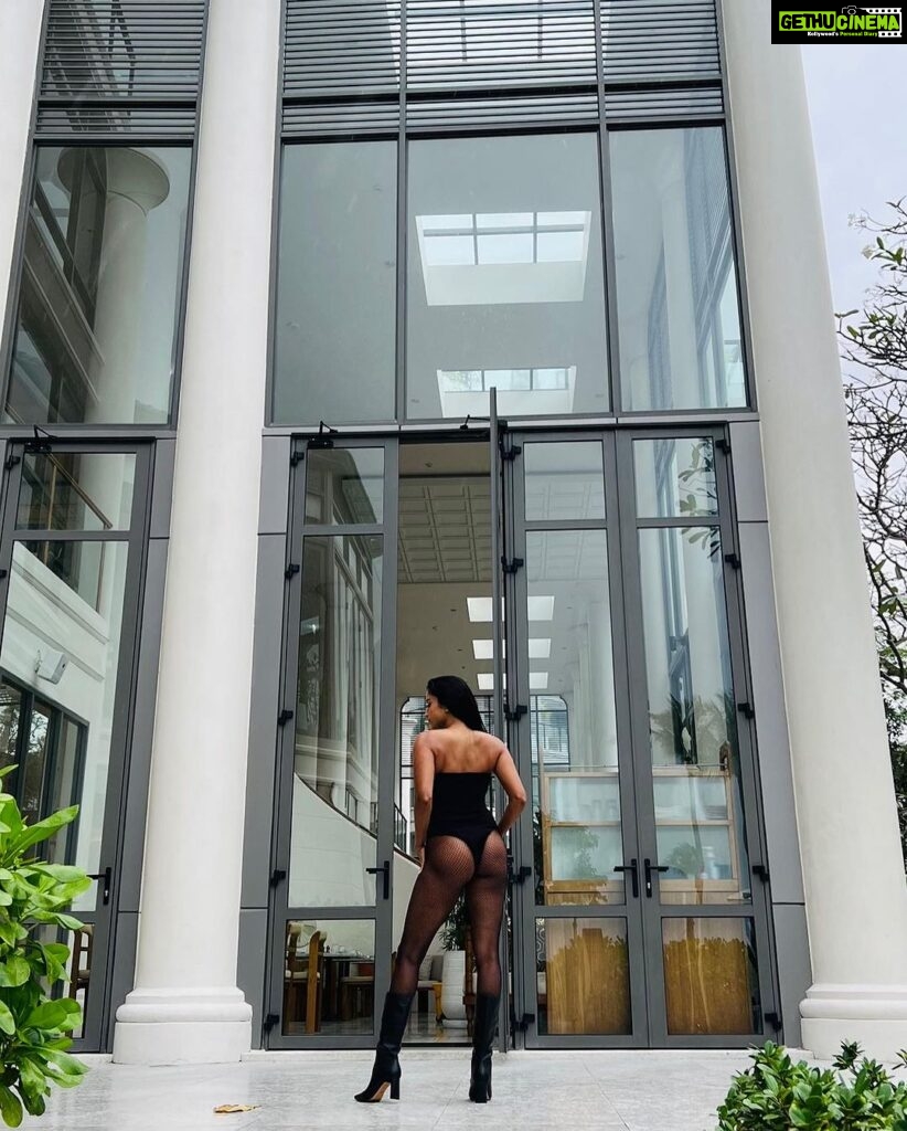 Pooja Bhalekar Instagram - Just standing out here, waiting to be beamed up 🛸👽⚡️ . . . . . . . . . . . . . . . #bodysuit #corset #boots #swimwear #swimsuit #beachbody #fun #outdoor #traveladdict #explore #wanderlust #blacklove #revolveme #revolve #glam #instadaily #instagood #outfitinspo #view #styleinspo