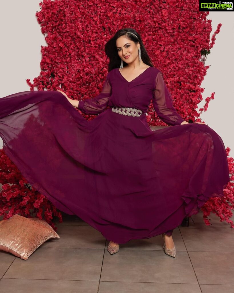 Pooja Bose Instagram - The Flipkart Big Dussehra Sale is Live! Top Discounts on the best selection of sarees, kurtas, sets and more. Styles starting at JUST Rs. 149/-. What are you waiting for? Head over to Flipkart Fashion and explore women's ethnic wear. Happy Shopping! #FlipkartBigDussehraSale #flipkartfashion @flipkartlifestyle @flipkart @divastriethnicwear