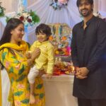 Pooja Bose Instagram - Special bappa special guests this year 🙏🏻🙏🏻 Ganpati bappa morya Thanku for this beautiful outfit @the_adhya_designer Style by @style.gramm_