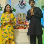 Pooja Bose Instagram - Special bappa special guests this year 🙏🏻🙏🏻 Ganpati bappa morya Thanku for this beautiful outfit @the_adhya_designer Style by @style.gramm_