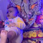 Pooja Bose Instagram - Special bappa special guests this year 🙏🏻🙏🏻 Ganpati bappa morya Thanku for this beautiful outfit @the_adhya_designer Style by @style.gramm_
