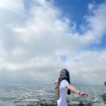 Pooja Chopra Instagram - Just about the most beautiful morning 🌥️🙃🎈🫶🏻 Thanga Karang Loktak
