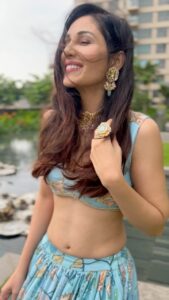 Pooja Chopra Instagram - ~ 🦋 ~ . . . Styled by @stylebyesh Outfit by @wildflowerbykrishna Jewellery @the_jewel_gallery Mua @jitu26_makeupartist