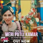 Pooja Chopra Instagram - Get ready to groove with us on the festive song of the year #MeriPatliKamar, out now on Times Music!🔥😍 #JahaanChaarYaar, in cinemas on 16th september @reallyswara @shikhatalsania @mehervij786 @bachchan.vinod @soundrya.production @kamalpandey_7 @timesmusichub @penmovies @jayantilalgadaofficial #penmarudhar @mikasingh @drtarangkrishna @jahaanchaaryaar