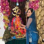 Pooja Chopra Instagram - Bappa blessings and a beautiful evening spent with summer & @dimple_nahar7 ✨🕉🙏 . . . . Outfit- @aliyakhanlabel #feelingblessed #peace #happiness #health #wealth #success #bappamorya #blessings #lovetoall Walkeshwar, Mumbai