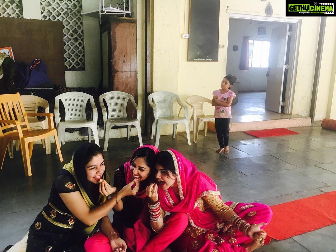 Pooja Chopra Instagram - Hope you keep everyone entertained with ur jokes and sense of humour in the heavens as well… I will always remember us this way 💔 RIP Sonia..