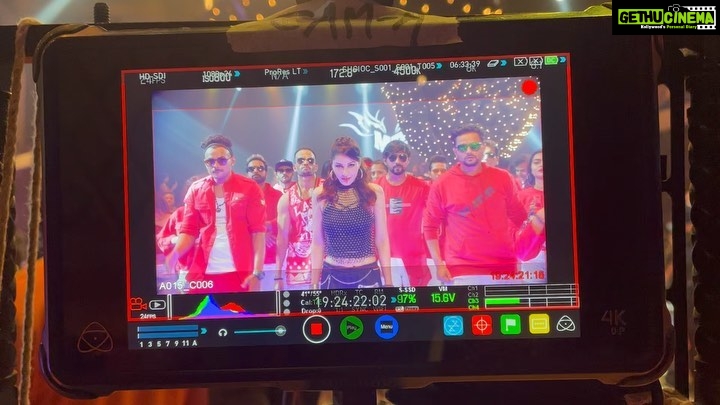Pooja Chopra Instagram - Sharing behind the scenes from the sets of What the Luck πͺ . Jahaan Chaar Yaar releasing on 16th sept 2022 ! . . @mikasingh @ganeshacharyaa @reallyswara @shikhatalsania @mehervij786 @bachchan.vinod @kamalpandey_7 @timesmusichub @jahaanchaaryaar π―ββοΈπ―ββοΈ