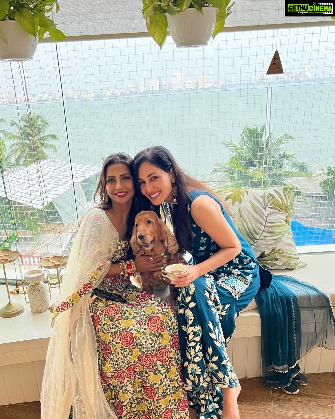 Pooja Chopra Instagram - Bappa blessings and a beautiful evening spent with summer & @dimple_nahar7 β¨ππ . . . . Outfit- @aliyakhanlabel #feelingblessed #peace #happiness #health #wealth #success #bappamorya #blessings #lovetoall Walkeshwar, Mumbai
