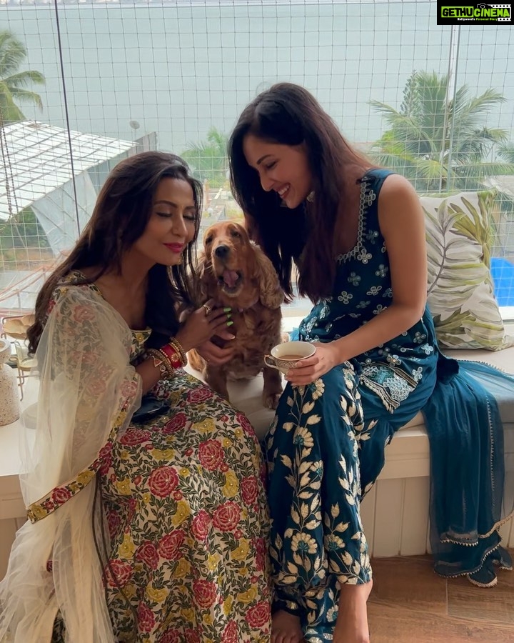 Pooja Chopra Instagram - Bappa blessings and a beautiful evening spent with summer & @dimple_nahar7 β¨ππ . . . . Outfit- @aliyakhanlabel #feelingblessed #peace #happiness #health #wealth #success #bappamorya #blessings #lovetoall Walkeshwar, Mumbai