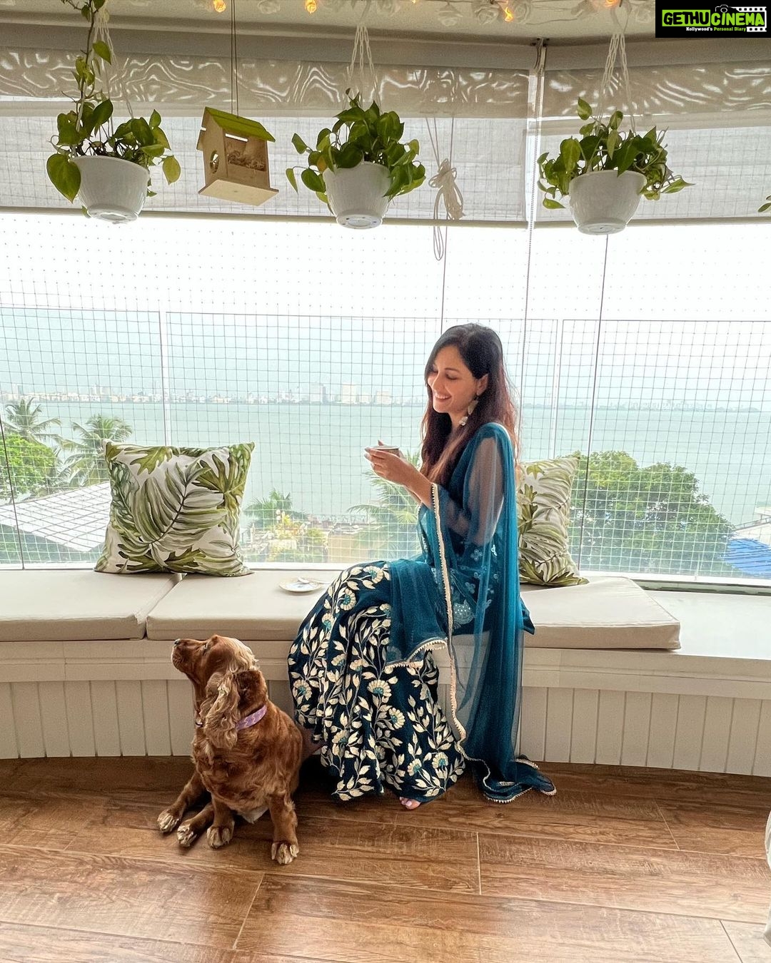 Pooja Chopra Instagram - Bappa blessings and a beautiful evening spent with summer & @dimple_nahar7 β¨ππ . . . . Outfit- @aliyakhanlabel #feelingblessed #peace #happiness #health #wealth #success #bappamorya #blessings #lovetoall Walkeshwar, Mumbai