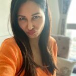 Pooja Chopra Instagram - Sunday mood swing’s 🦧 . . . #sundayfunday #longtimenoselfie #selfietime #happyvibes #sundays #sundaze #sundayvibes #orangerie #feltcutemightdeletelater 🎃