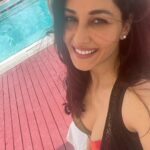 Pooja Chopra Instagram – Sunny smiles, happy thoughts ☀️ 🌴🌊🎈 Dubai, United Arab Emiratesدبي