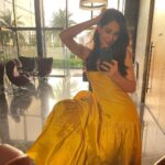 Pooja Chopra Instagram – The art ~ the artist 👩‍🎨😛

#letmetakeaselfiefirst #aboutlastevening✨ #proteinshake #alwaysbymyside #obsessed #goodhealth #goodlife #happymood #love #life #goodhealth #photoofday #ohbtwinlovewithmywalkin-closet #justsaying add *hairflick* for effect #ifyoudontknownowyouknow