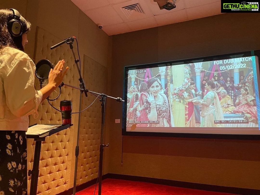 Pooja Chopra Instagram - Yaay! Finally wrapped up dubbing for Jahaan Chaar Yaar. I hope you all love सकीना as much as I loved being her.. see u at the movies 🍿