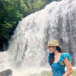 Pooja Chopra Instagram - ☕️ 👒🌳 . . . . . . . . #nature #naturlover #mountains #waterfall #greenery #happybaby #morningslikethese #morningvibes #morningviews #fresh #beautiful #natural #couldilivehereforever 🫐