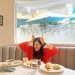 Pooja Chopra Instagram – Instagram v/s reality 😈 

.
.
.
.
.
#breakfasttime☕️ #morningvibes #weekend #babydoll #weekendvibes #babydevil #beingme #goofball #everydaymotivation #choosehappydaily #eggsbenedictday 🍳