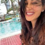 Pooja Chopra Instagram – Sunny smiles, happy thoughts ☀️ 🌴🌊🎈 Dubai, United Arab Emiratesدبي
