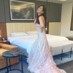Pooja Chopra Instagram – Did I tell u how I just didn’t want to get out of this stunning gown🫶🏻
.
.
.
.
.
Styled by @stylebyesh @eeshrathod who has my heart ♾ and this exquisite gown by @dimpleamrin in Dehradun for Economic Times Inspiring Leaders of Uttarakhand awards 🤍