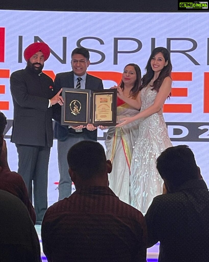 Pooja Chopra Instagram - An absolute honour to have attended the 'ET INSPIRING LEADERS UTTARAKHAND' alongside honourable Governor of Uttarakhand @ltgengurmitsingh Felicitated the inspiring leaders of the state in the field of Health, Education, Industrialists, Businessmen & Startup for their achievements. Leaving the Doon valley hugely inspired myself. Thank you for having me @the_economic_times @timesofindia Hyatt Regency Dehradun