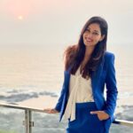 Pooja Chopra Instagram - 𝘈𝘯𝘥 𝘵𝘩𝘦𝘳𝘦 𝘴𝘩𝘦 𝘴𝘵𝘢𝘯𝘥𝘴..𝘢𝘭𝘰𝘯𝘦 𝘺𝘦𝘵 𝘱𝘰𝘸𝘦𝘳𝘧𝘶𝘭, 𝘴𝘪𝘭𝘦𝘯𝘵 𝘺𝘦𝘵 𝘣𝘰𝘭𝘥, 𝘵𝘪𝘮𝘪𝘥 𝘺𝘦𝘵 𝘤𝘰𝘯𝘧𝘪𝘥𝘦𝘯t 🌌 HAPPY WOMENS DAY TO ALL U BEAUTIFUL LADIES OUT THERE 🤝 #womensday #womenpower #supportwomen #womenempowerment #beautiful #perfect #newworld #ourworld #letsmakeithappen #togetherwecan Raj Bhavan