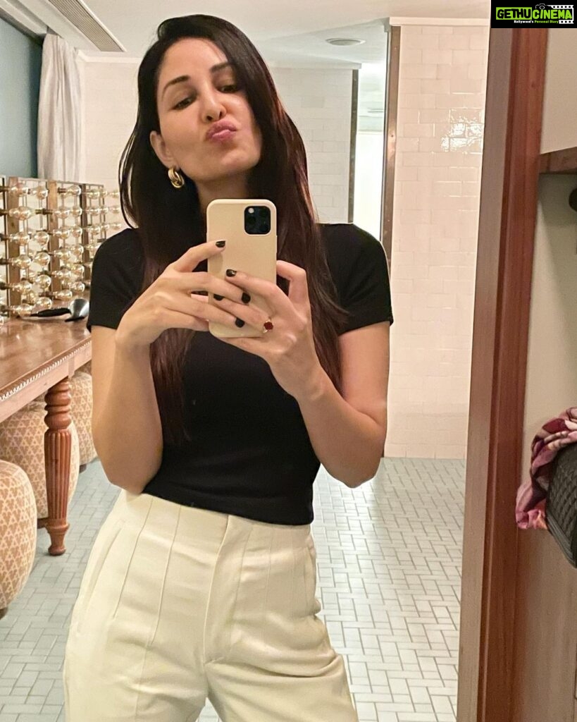 Pooja Chopra Instagram - Good morning 💋