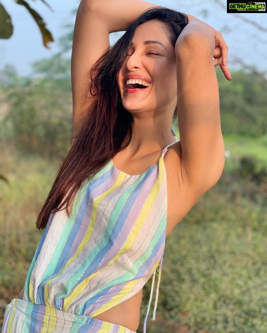 Pooja Chopra Instagram - I truly be-leaf nature is where I belong 🍃 . . . . . . . . #earlymorning #treak #earlyriser #earlyrider #exercise #morningenergy #morningsmiles #happyhour #happyheart #sunrise #nature #naturelover #thrusdayvibes #nofilter #sunshine #sunkissed #blessed #happy Styled by - @tanisha_agrwal Outfit - @thelazyganglabel Assisted by - @_anishabait_