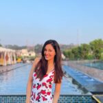 Pooja Chopra Instagram - 🤍♥️ . . #sunset #sunsetlover #nofilter #love #magichour #windinmyhair #happyheart