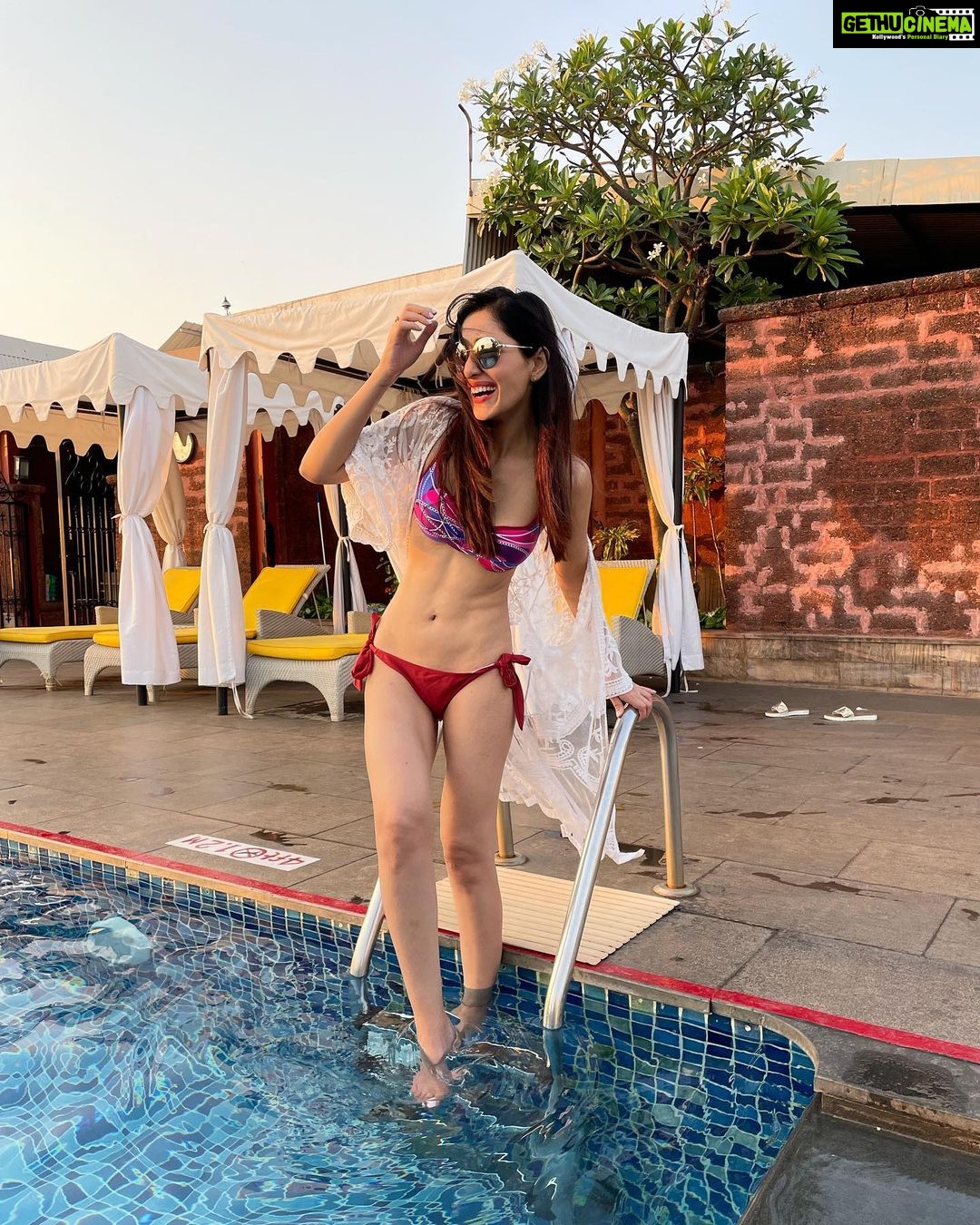 Pooja Chopra Instagram - Vibes π€ . . . . . #saturdayvibes #saturdaze #lazyweekend #weekendgetaway #poolvibes #bikinilife #bikiniseason #happychild #smilingqueen #sunrise #bikinifitness #fitness #fitnessmotivation #nofilter #cute #happy #photooftheday π