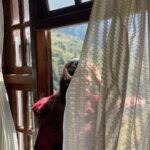 Pooja Chopra Instagram - परदे मे रहने दो… #couldgetusedtothis #cansithereallday #couldntbehappier #sunkissed #mountainmagic #breezy #morningvibes #nofilterneeded #mountaingirl #happyheart