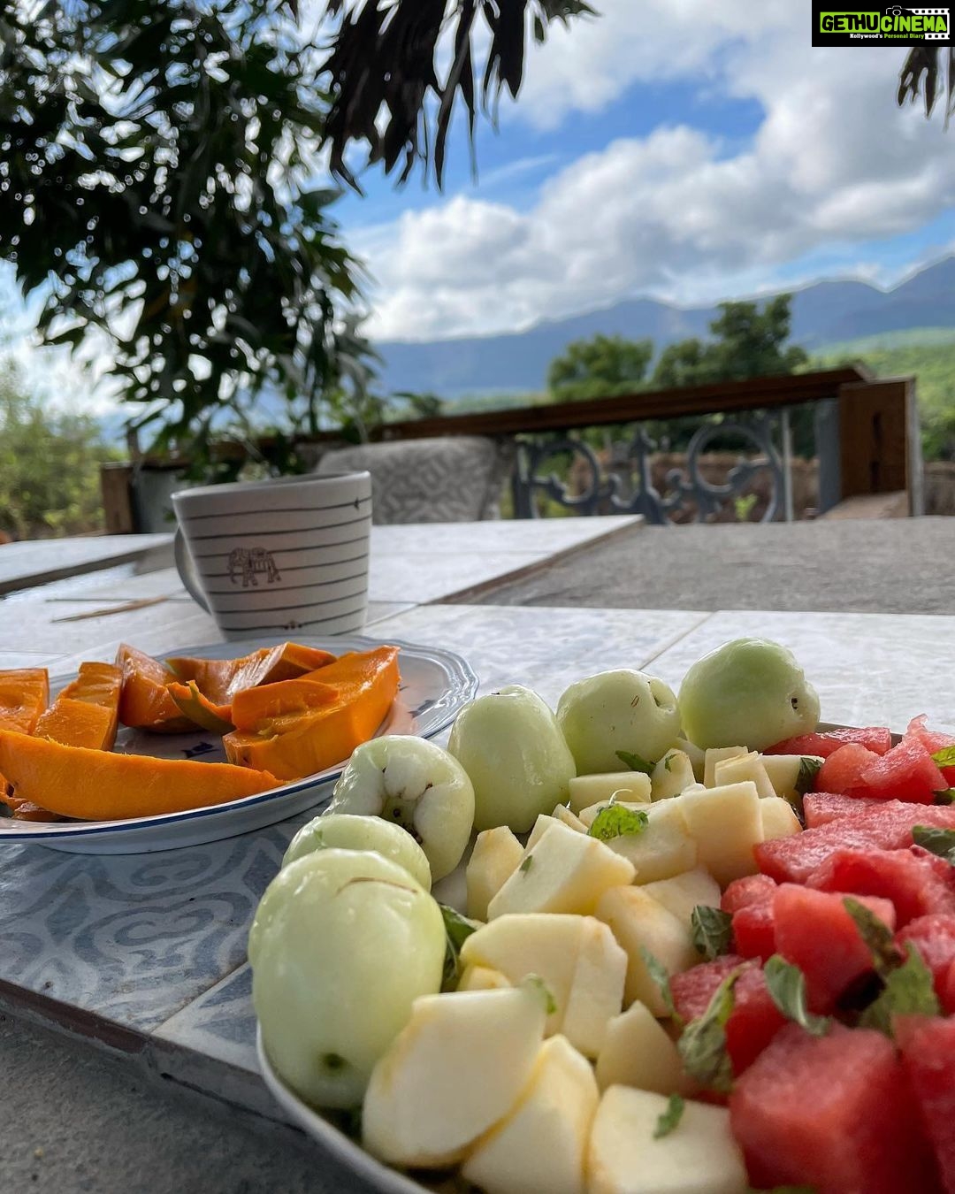 Pooja Chopra Instagram - My breakfast view better than urs 😋 #happyinthehills #happypuppy #wednesdayvibes #nofilter