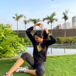 Pooja Chopra Instagram – Ditched the gym for some free-hand outdoor training today..must admit loved every moment of it! 

Change in ur regular workout routine is always a good idea n the little nip in the air was simply perfect  #goodmorning #winteriscoming #outdoortraining #wednesdaymotivation #fitnessfreak #strengthtraining #earlymornings #sunriseoftheday  #nofilter #riseandshine  #love #happiness #sunshine #bluesky #openair 🕊