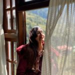 Pooja Chopra Instagram - परदे मे रहने दो… #couldgetusedtothis #cansithereallday #couldntbehappier #sunkissed #mountainmagic #breezy #morningvibes #nofilterneeded #mountaingirl #happyheart