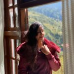 Pooja Chopra Instagram - परदे मे रहने दो… #couldgetusedtothis #cansithereallday #couldntbehappier #sunkissed #mountainmagic #breezy #morningvibes #nofilterneeded #mountaingirl #happyheart
