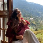 Pooja Chopra Instagram - परदे मे रहने दो… #couldgetusedtothis #cansithereallday #couldntbehappier #sunkissed #mountainmagic #breezy #morningvibes #nofilterneeded #mountaingirl #happyheart