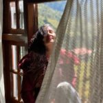 Pooja Chopra Instagram - परदे मे रहने दो… #couldgetusedtothis #cansithereallday #couldntbehappier #sunkissed #mountainmagic #breezy #morningvibes #nofilterneeded #mountaingirl #happyheart