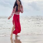 Pooja Chopra Instagram – #sunsetsarelife 🌊 Goa
