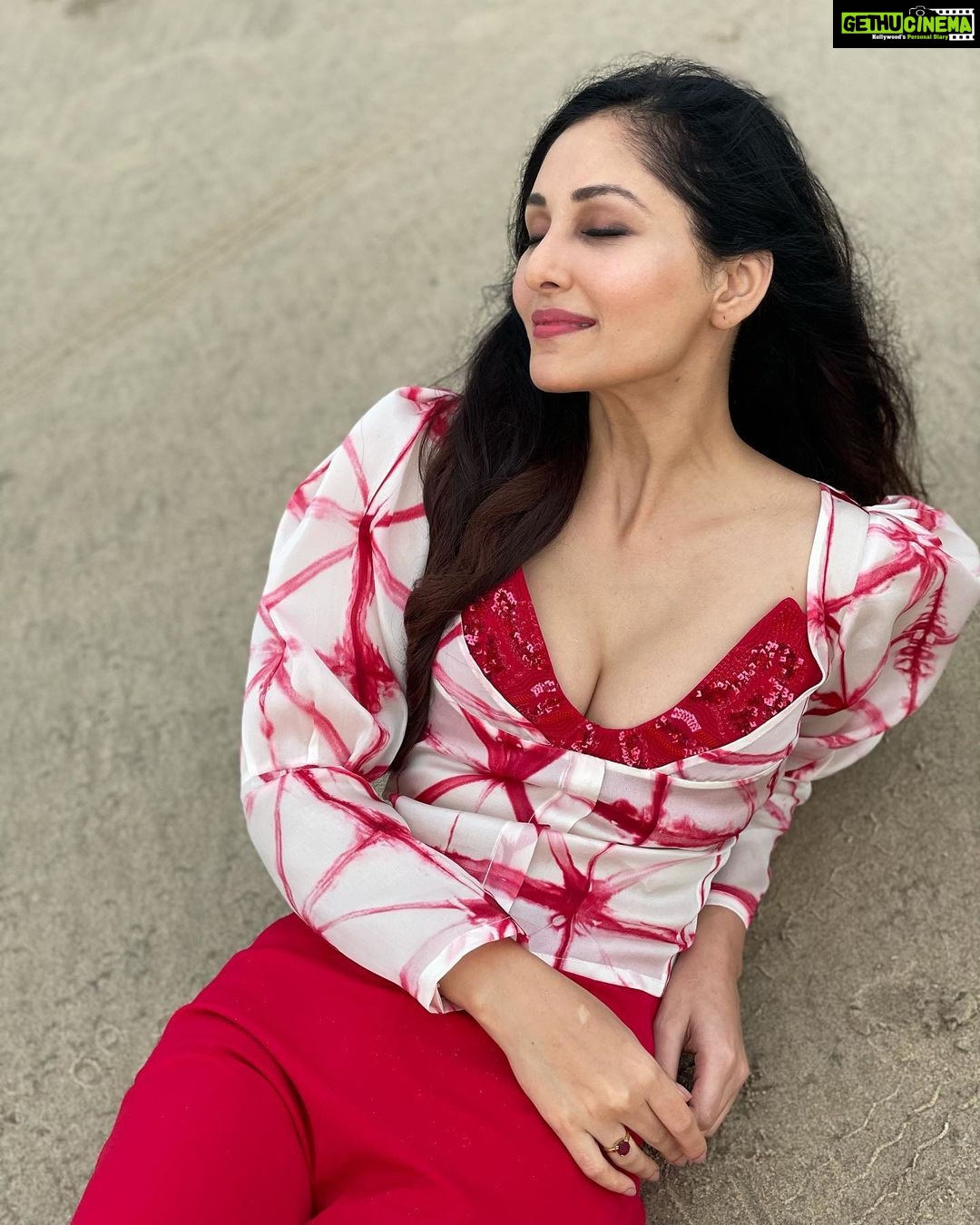 Pooja Chopra Instagram - #sunsetsarelife 🌊 Goa