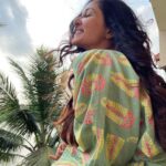 Pooja Chopra Instagram - Sunshine स्माइल series 💕 #sundaysmiles #morningmood #nofilter #beachvibes #curlyhair #saltyair #goa #shootlife #sundaysunshine #smiley #happyheart 🏝
