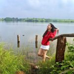 Pooja Chopra Instagram - I truly be-leaf nature is where I belong 🌾 . . . . . . . . . . #takemeback #tbpic #needaholiday #naturestateofmind #mountains #forests #hills #clouds #majormissing #weekendmood #saturdaysitathome 😒