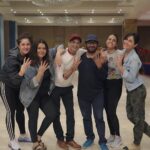 Pooja Chopra Instagram - Team Jahaan Chaar Yaar 💙 #happyfaces #us #mynext #superduperexcited #jahaanchaaryaar #wishmeluck Lucknow, Uttar Pradesh