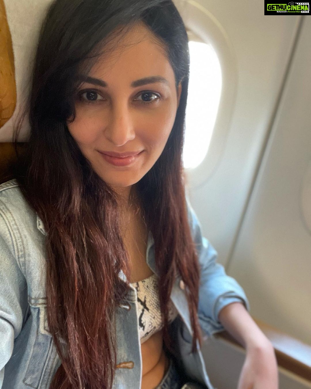 Pooja Chopra Instagram - Excitement, anxiety, joy so many emotions when u start something new... #justfeelings #emotions #nofilter #jahaanchaaryaar 🤲