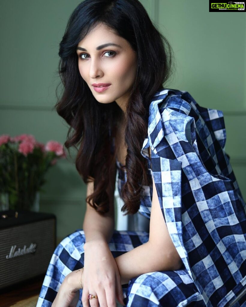 Pooja Chopra Instagram - I’m bad with words.. I hope you’re good at reading the eyes 📸 @sonalsinghphotography 🧥 - @beecallin Styled by @stylistayushbafna  Hair & Make up - @anjalijames_makeupartist Accessories- @tanmatra_artvi Assisted by - @rajveer.singh.rawat