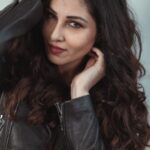 Pooja Chopra Instagram - First to blink looses #staringatyou