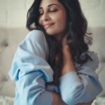 Pooja Chopra Instagram - Do not settle for someone unless you wake up next to them like this... 𝙷𝚊𝚙𝚙𝚢 𝚅𝚊𝚕𝚎𝚗𝚝𝚒𝚗𝚎’𝚜 𝙳𝚊𝚢 ❤️ #valentines #valentinesday❤️