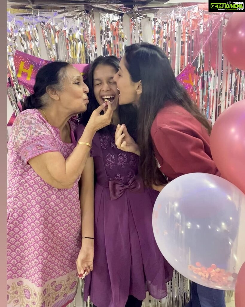 Pooja Chopra Instagram - You eat cake n I eat you @always_as_ayesha ❤️ post-birthday celebration #nieceloving💕 🎉🥳 . . . . . . #birthdaygirl #babygirl🎀 #bebad #myadorableniece #postbirthdaycelebration #family #famjam #instabirthday #familytime #rainbowinmyheart 🌈