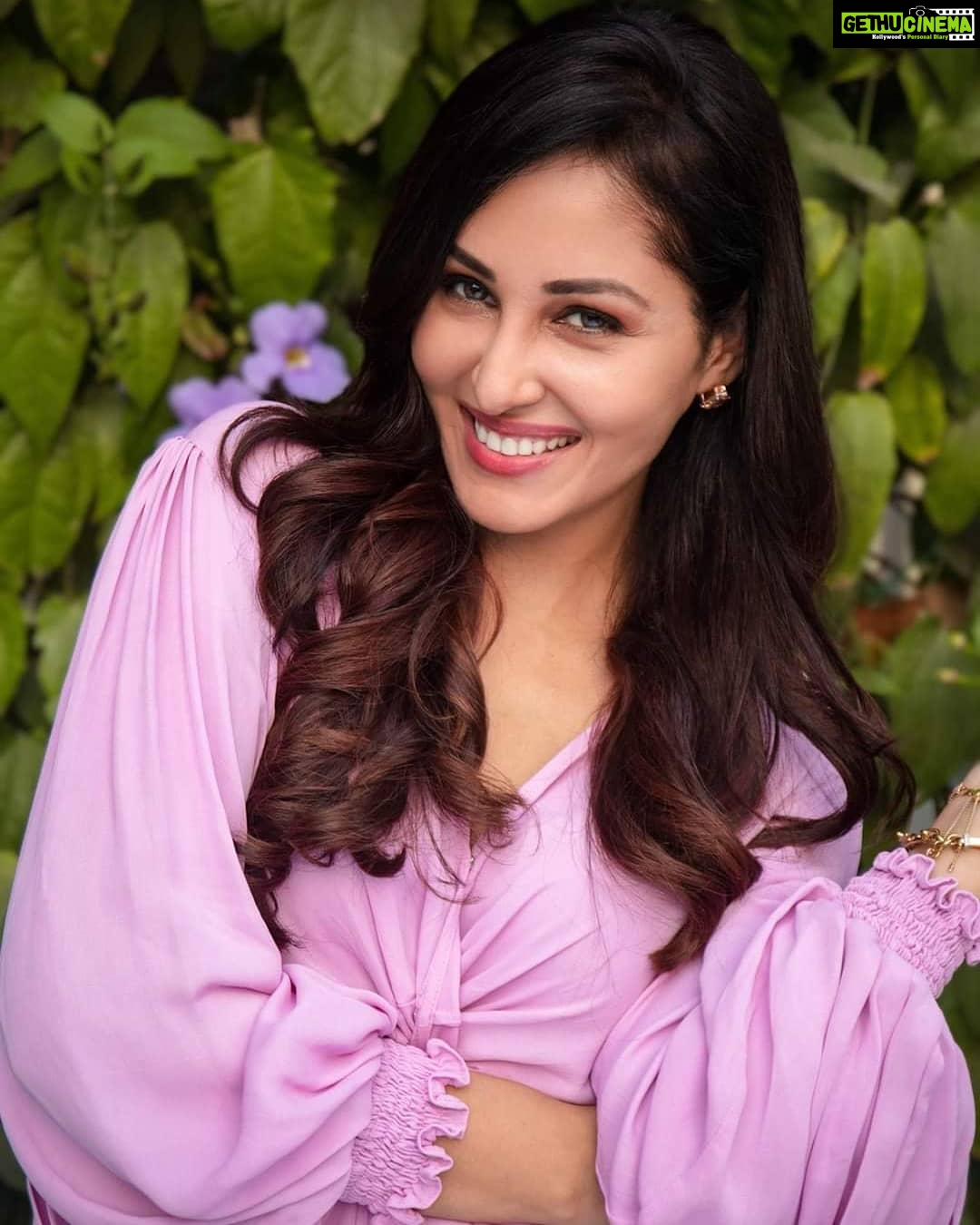 Pooja Chopra Instagram - Good morning peoplezz πΈππ . . . . . . #happyisashappydoes #happygirlsaretheprettiest #morninghappy #startonahappynote #weekendmood #gettingintotheweekendlike #loveyourselffirst #spreadsmiles #bekindtoyourself #haveanamazingday π