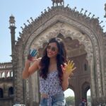Pooja Chopra Instagram - Happy Holi everyone💕 @lucknowtimes.toi ने होली खिलाई.. ठेंगा😛 #alwaysthatkid